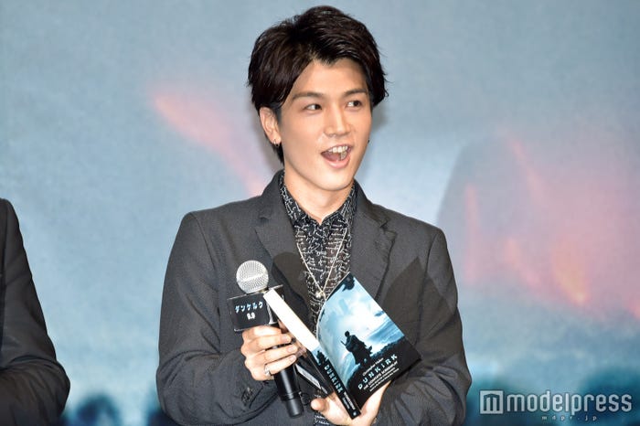 ノーラン監督のサインを発見しこの表情 (C)モデルプレス