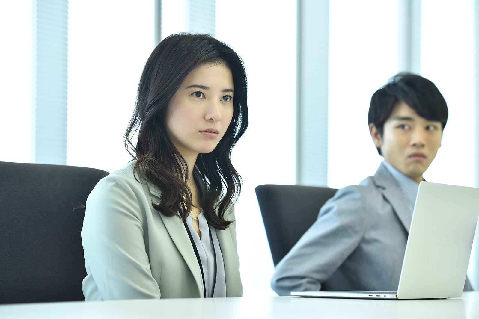 吉高由里子、泉澤祐希／「わたし、定時で帰ります。」より（C)TBS