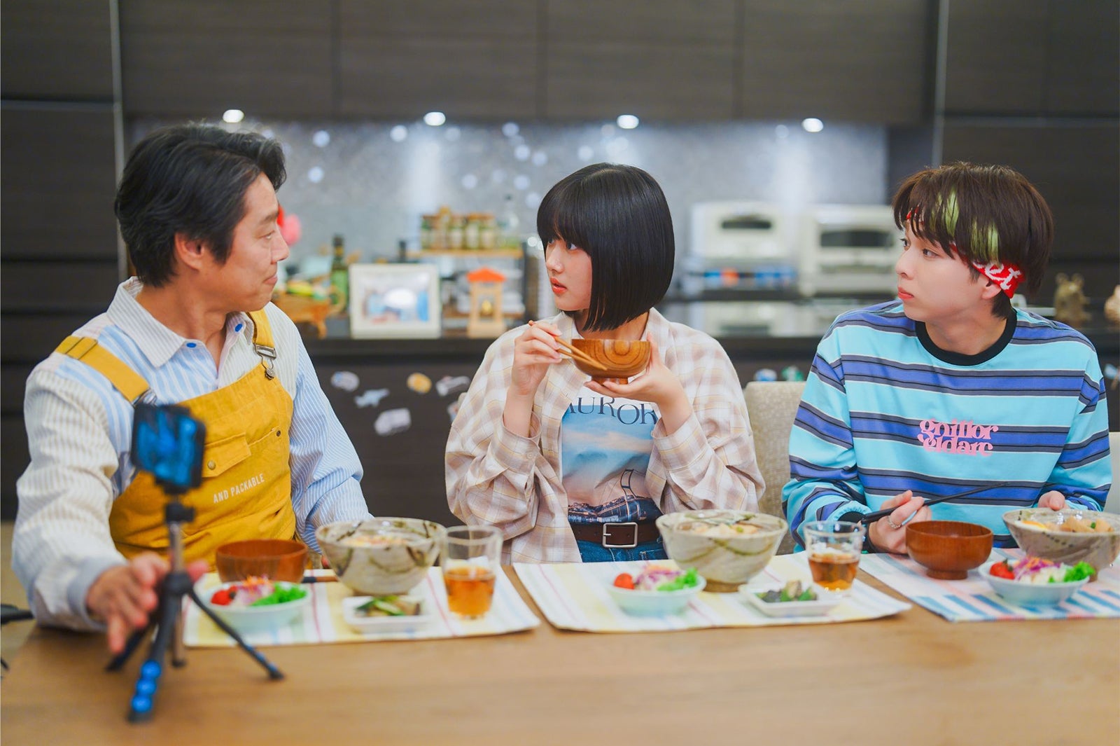 堤真一、原菜乃華、塩崎太一「もうパパ！」第1話（C）ABCテレビ