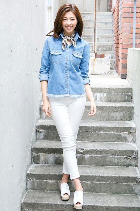 バンダナ柄スカーフ(オフホワイト)「神戸レタス」990円(税込)/画像提供:神戸レタス