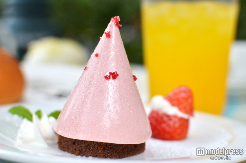 「プラザパビリオン・レストラン」スペシャルセット／ストロベリームース