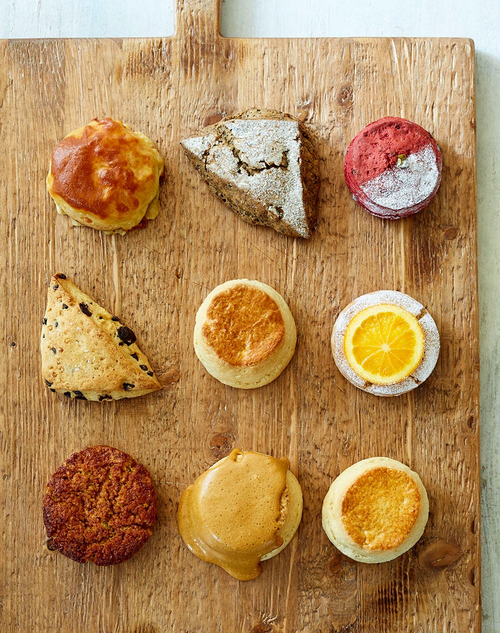 東京駅にスコーン専門店「ベイカーズゴナベイク」ダルゴナティー&バター香る焼きたてスコーンなど