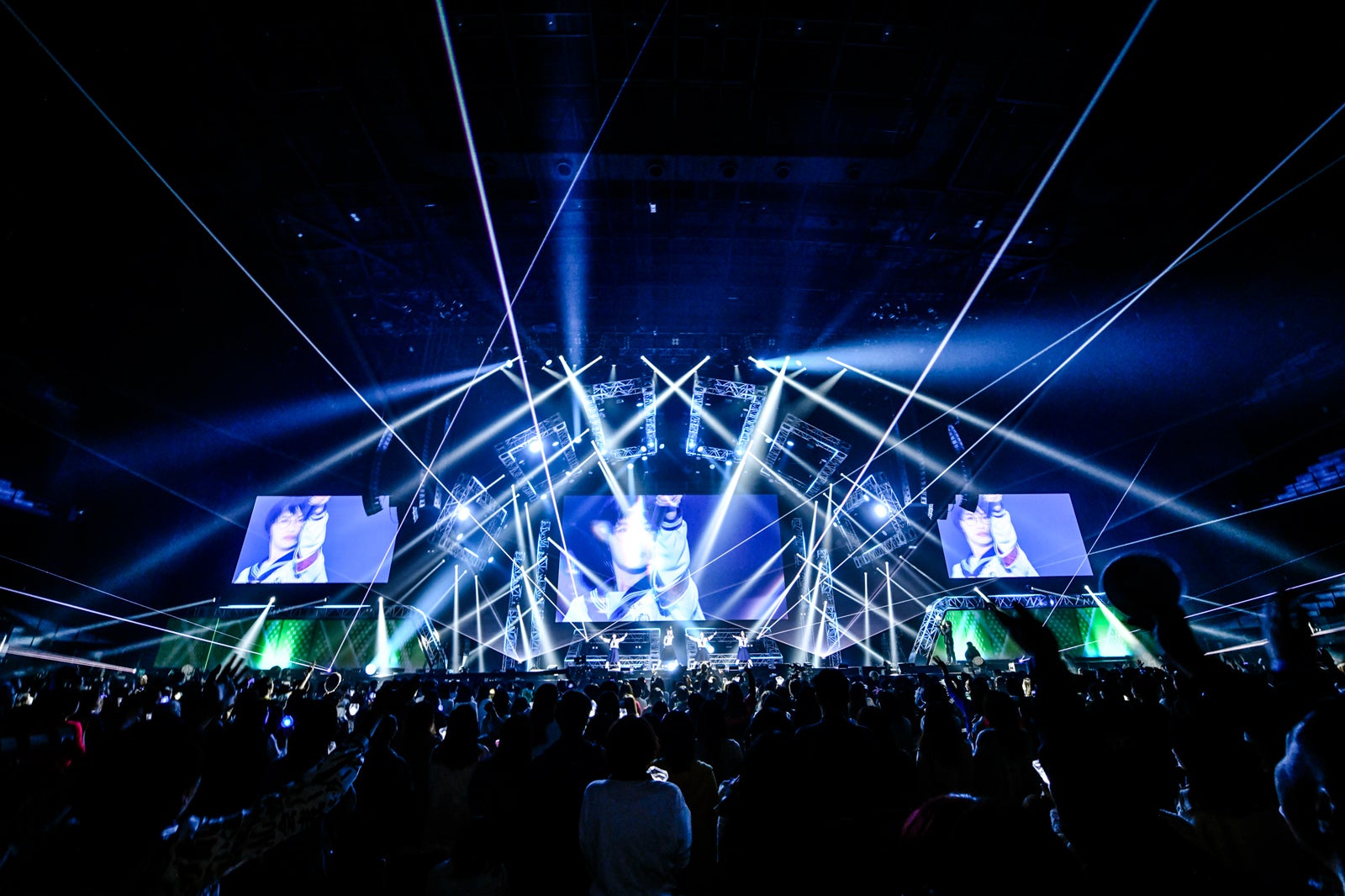 新しい学校のリーダーズ（C）ハタサトシ／高田梓／ヨシモリユウナ