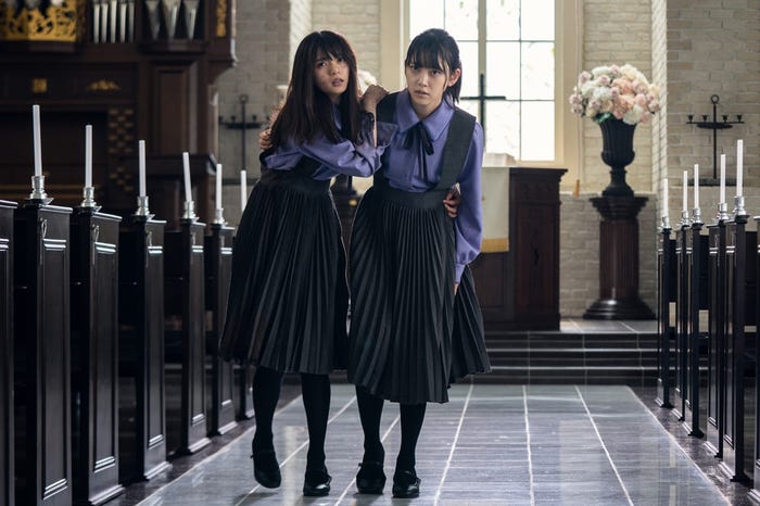 齋藤飛鳥、堀未央奈/「ザンビ」最終話より(C)czambi project