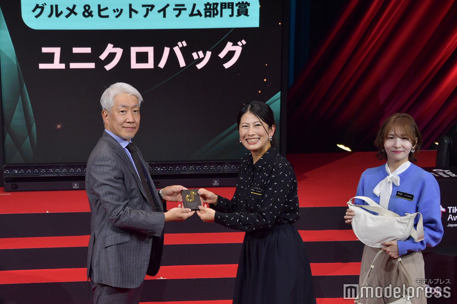 「TikTok Awards Japan 2023」ユニクロバック受賞式の様子（C）モデルプレス