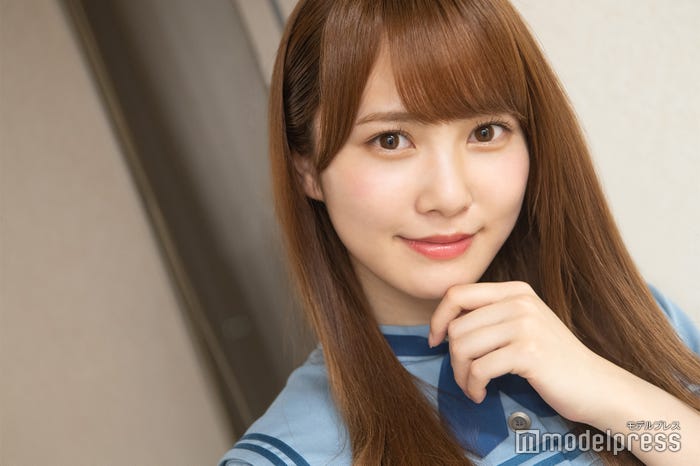 加藤史帆、齊藤京子(C)モデルプレス