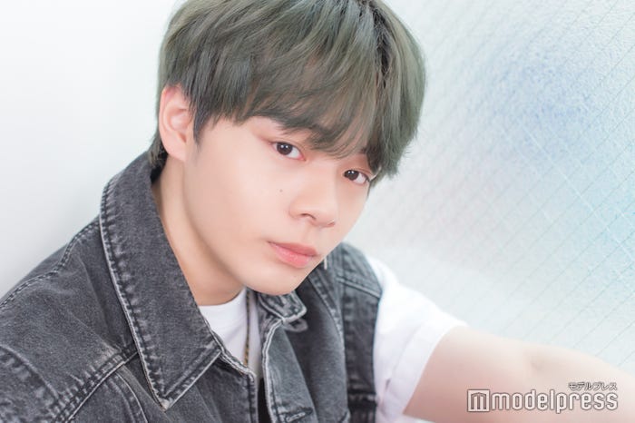 鶴房汐恩 (C)モデルプレス
