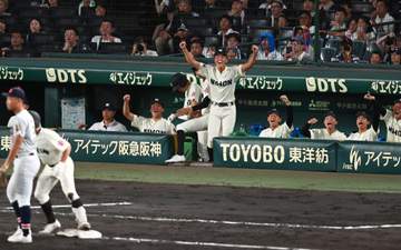 長崎日大、16年ぶりの夏勝利 打線爆発、18安打15得点の猛攻