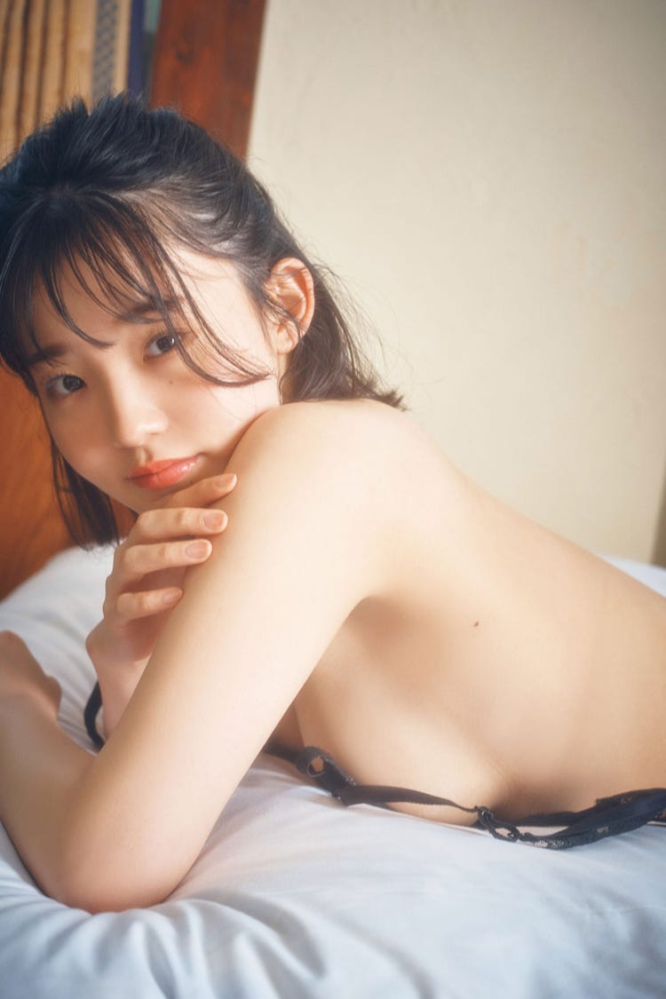 韓国 巨乳女優 1000年に1度の童顔巨乳”花咲ひより、黒ランジェリー外しヌードに - モデルプレス