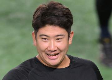 「遊んでる？」ドカ雪のクアーズフィールド ベンチに誰かが作った雪だるま 愛くるしいショットをロッキーズが公開 菅野VS大谷の一戦