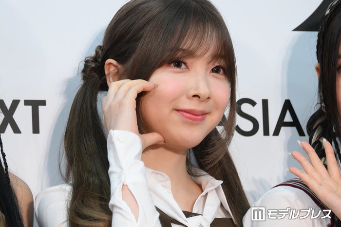 NiziUミイヒ、黒髪に大胆イメチェン「天使だ」「完全に優勝」絶賛の声集まる