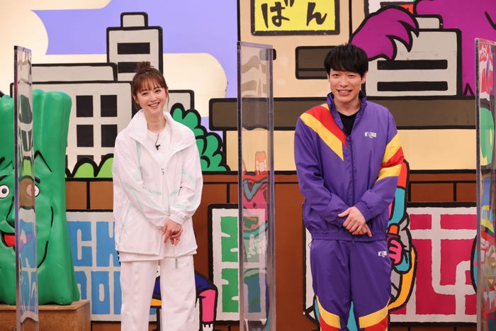 佐々木希、川島明(C)カンテレ