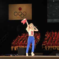 「第30回オリンピック競技大会　日本代表選手団壮行会」でパフォーマンスを披露した加藤ミリヤ