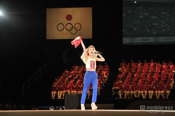 加藤ミリヤ ロンドン五輪へ出発 日本応援団の代表として モデルプレス