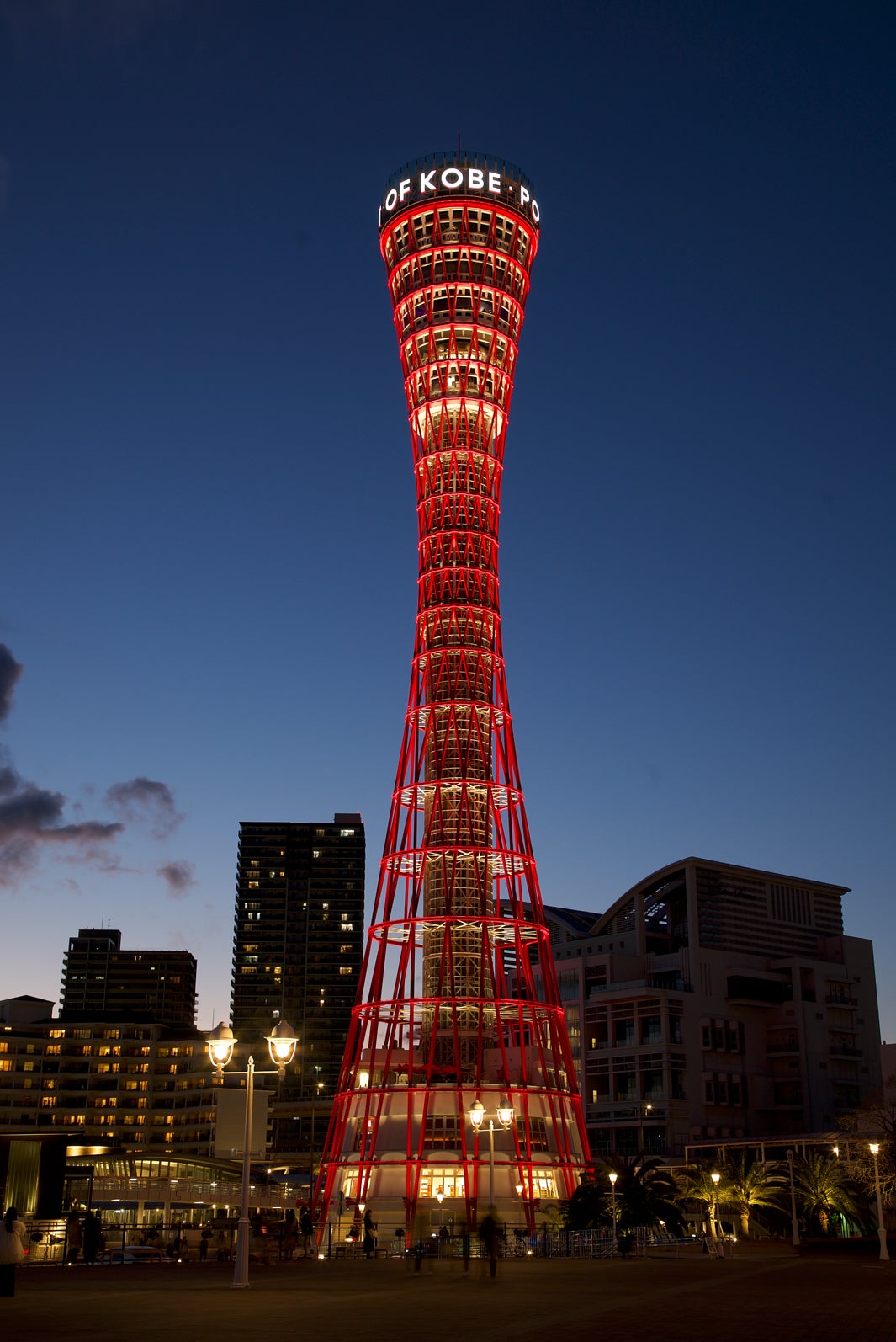 神戸ポートタワー（提供写真）
