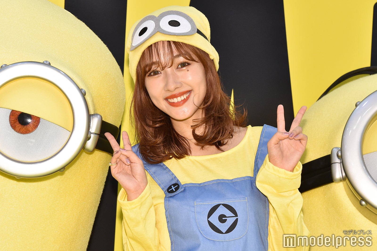 前田希美 ミニスカの ミニオン コスプレ姿で美脚披露 かわいい の声飛び交う モデルプレス