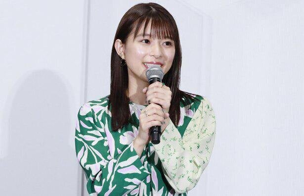 芳根京子 制服姿の 腰フリフリ 動画に約33万回再生の反響 コントが始まる モデルプレス 芳根京子 制服姿の 腰フリフリ 動画に約33万回再生の反響 コントが始まる モデルプレス