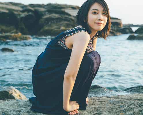 松本穂香、ノースリーブで美肌輝く