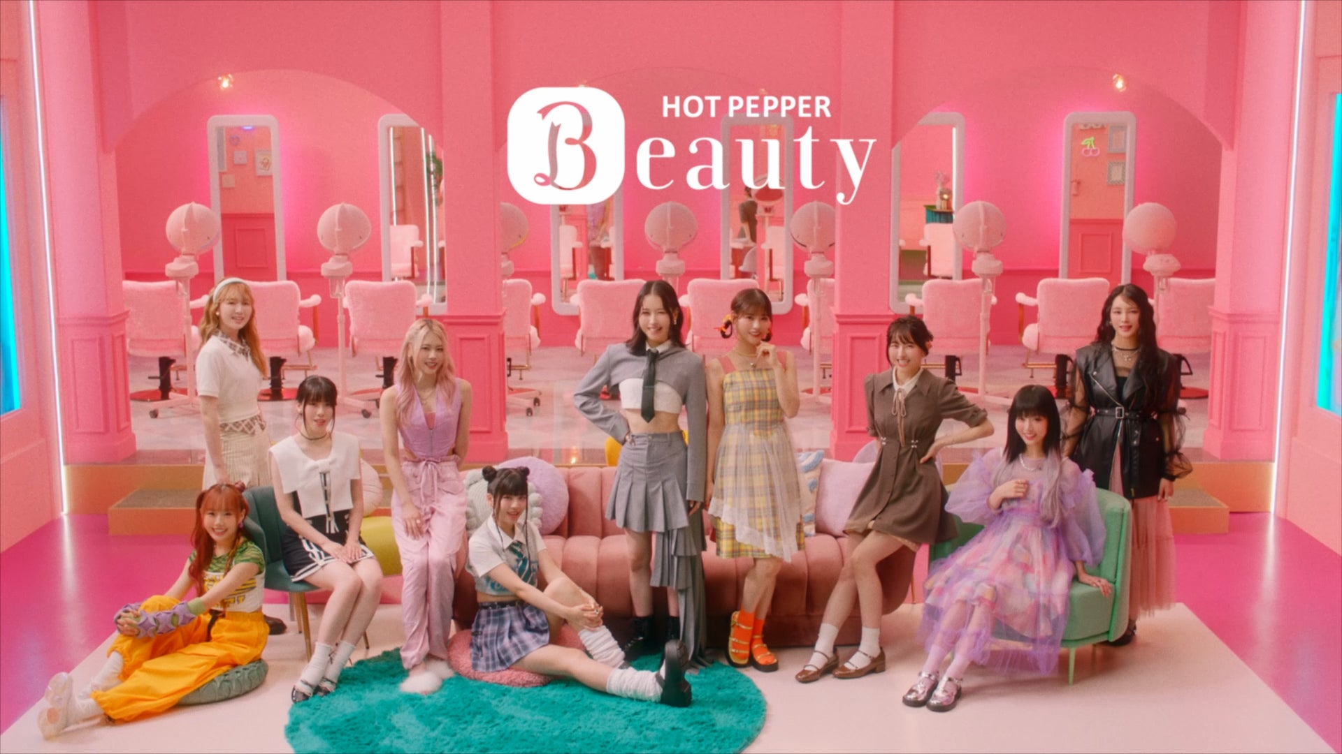 ME:I「ホットペッパービューティー」新WebCMより（提供写真）