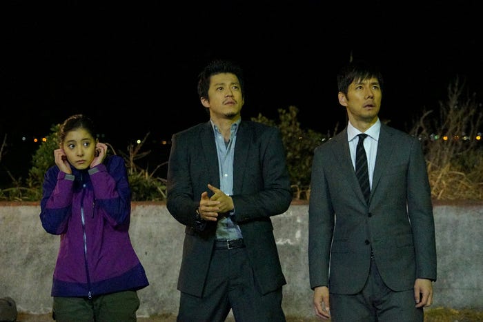 (左から)新木優子、小栗旬、西島秀俊(画像提供:関西テレビ)