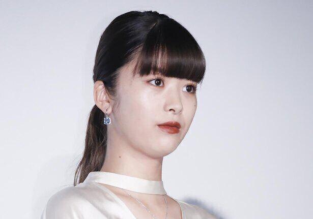馬場ふみか オールブラックコーデで雑誌の撮影を報告 いい笑顔 息をのむ美しさ モデルプレス