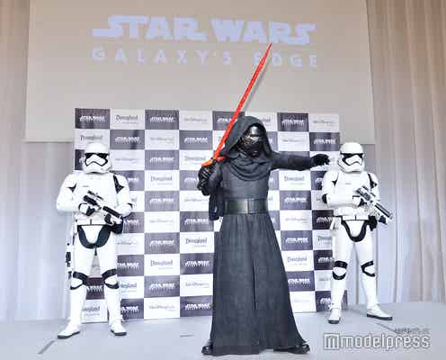 ディズニー史上最大規模のテーマランド「スター・ウォーズ:ギャラクシーズ・エッジ」誕生間近、カイロ・レン&ストームトルーパー登場で映像・グッズ・フード…次々公開