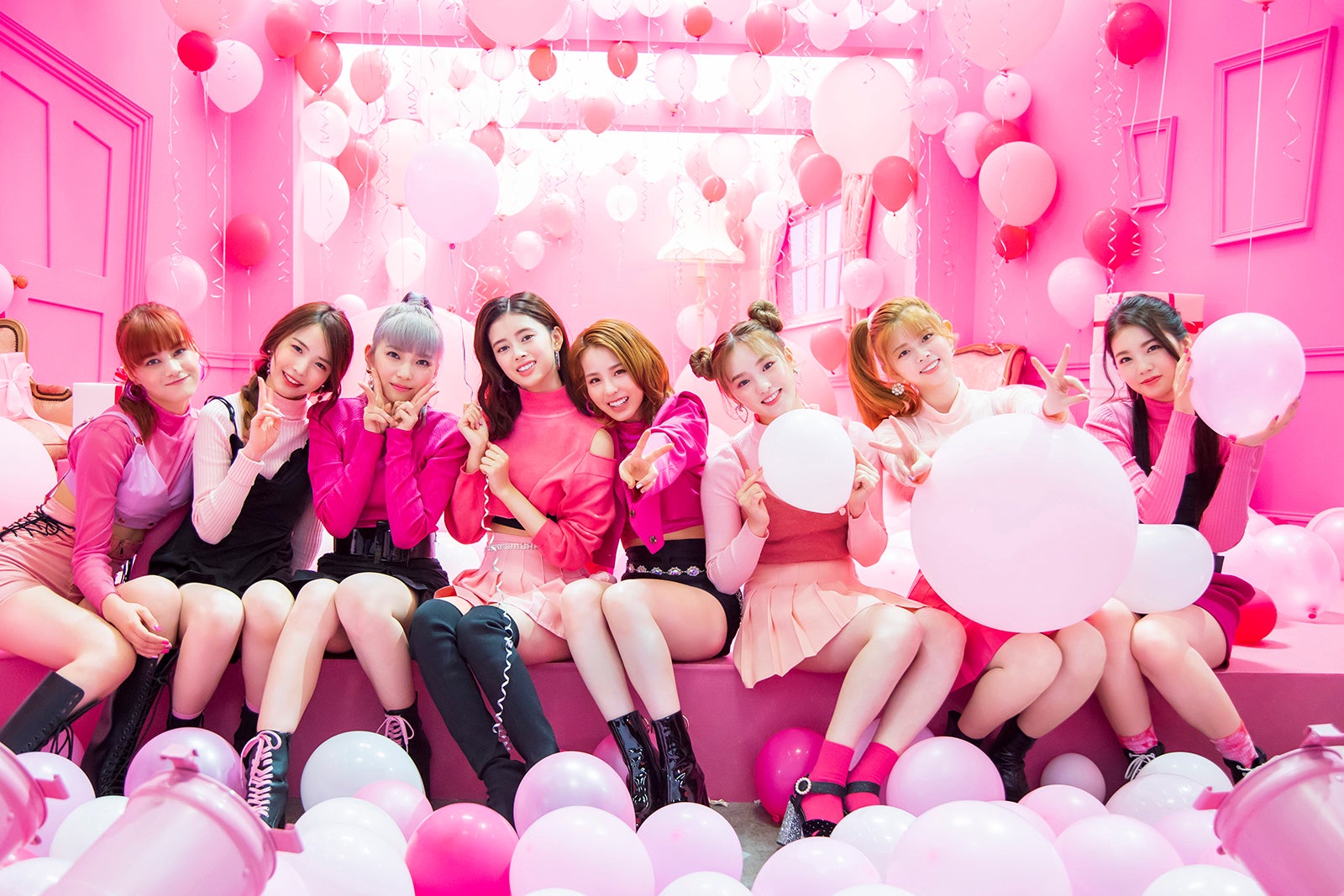 NiziU／新CM「まつ毛ダンス」篇メイキング（提供写真）