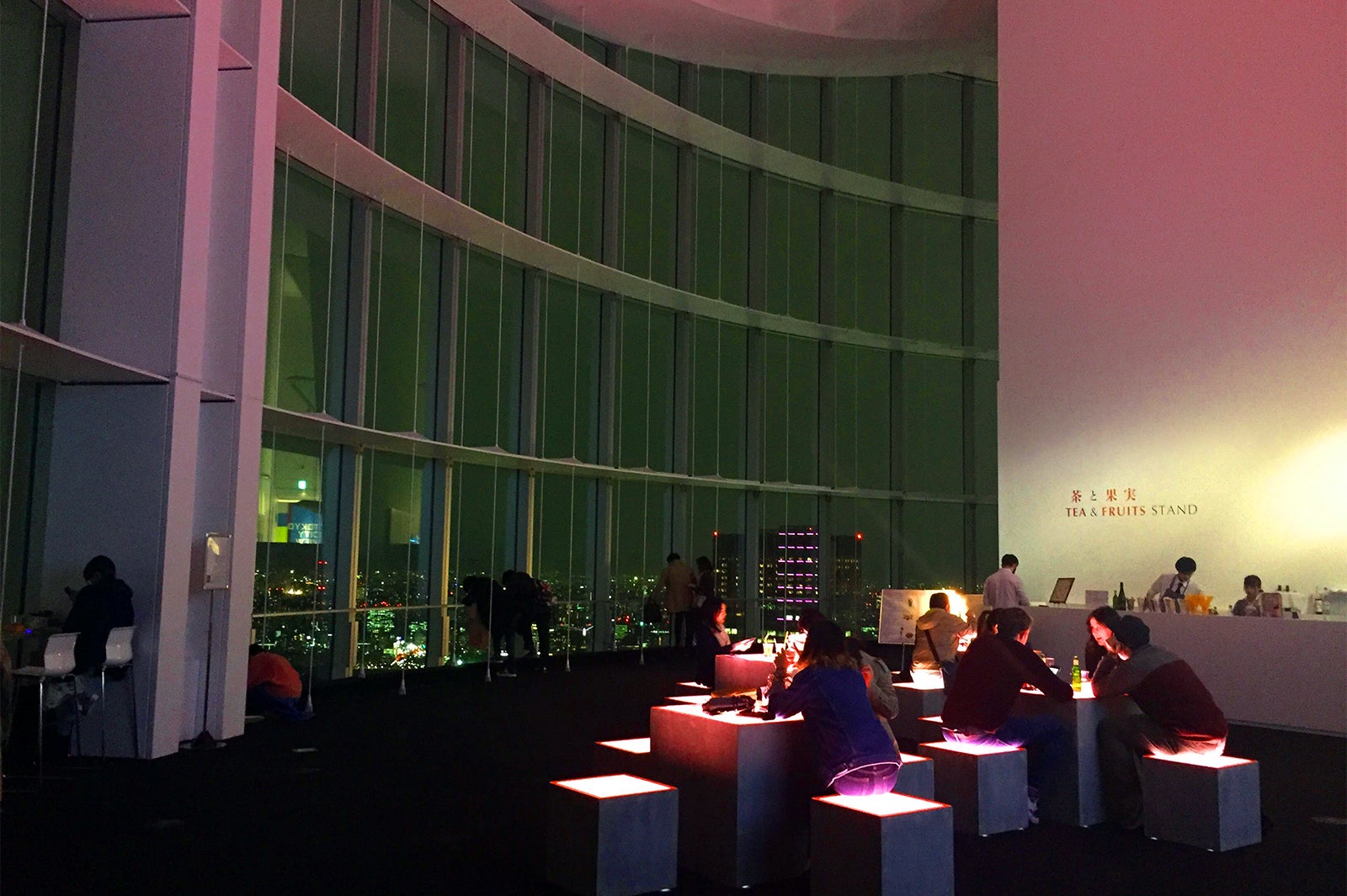 夜の展望台の様子／画像提供：森ビル