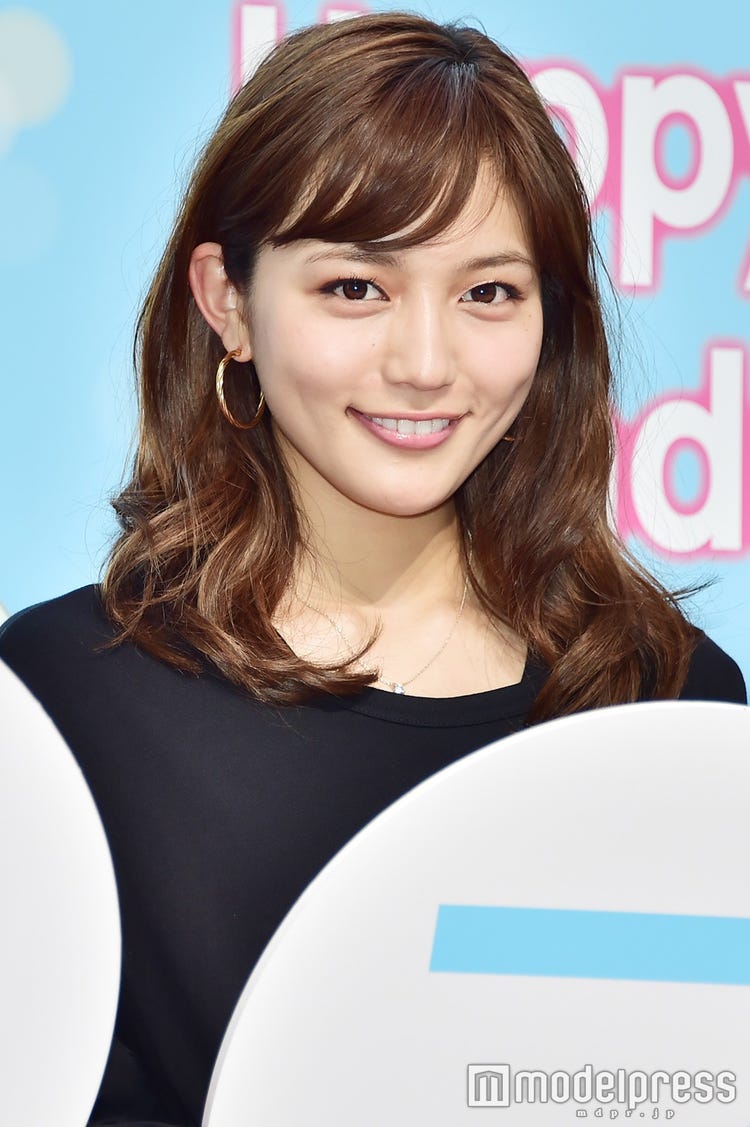 川口春奈 2人の姉との幼少期ショットを公開 モデルプレス 川口春奈 2人の姉との幼少期ショットを公開 モデルプレス