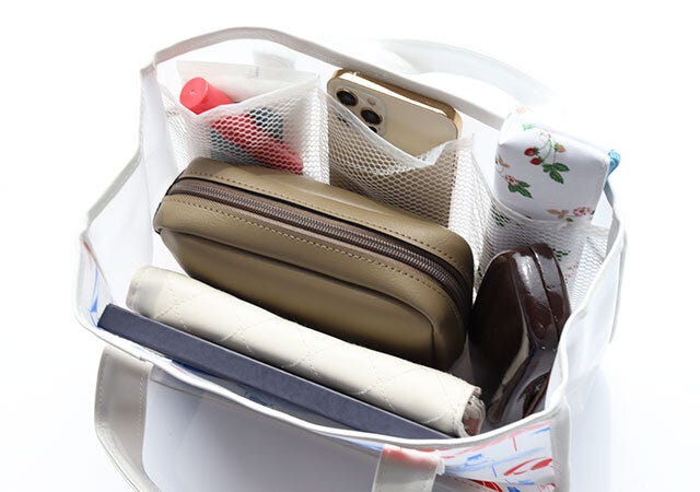 インレッド　InRed　8月号　雑誌　付録　雑誌付録　人気　おすすめ　オススメ　宝島社　宝島　レビュー　便利　優秀　当たり　最高　今月号　予定　今月　2023　ムーミン　収納トート　収納バッグ　バッグ　収納　トートバッグ　トート　バッグインバッグ　バッグオーガナイザー