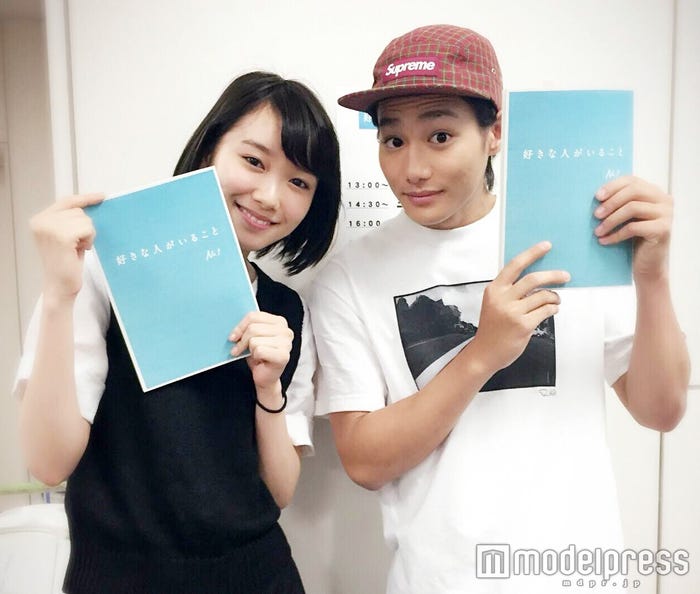 飯豊まりえ&野村周平/画像提供:フジテレビ