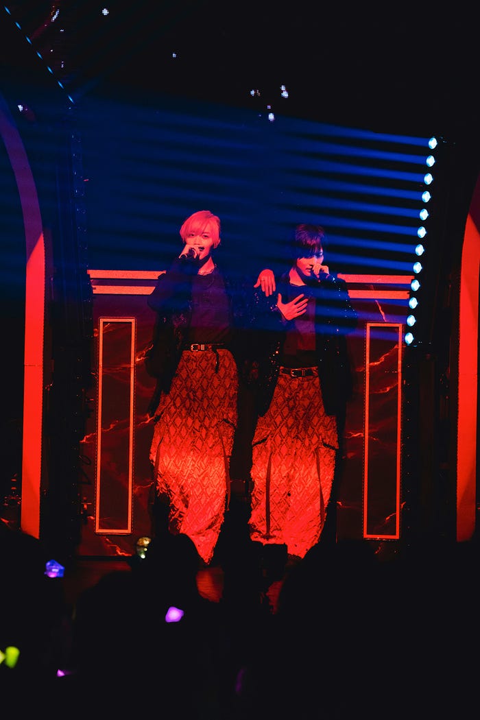 松井奏、佐藤新(C)TOBE Co., Ltd.