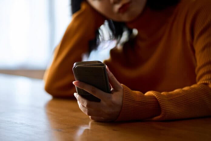 また疎遠になった…友達との「人間関係が続かない人」の特徴4つ
