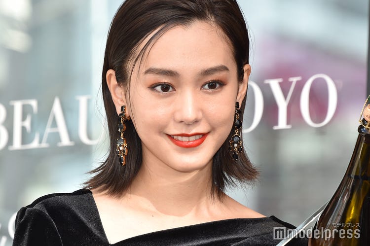 桐谷美玲 アニー風 鳥の巣ヘア に反響 水川あさみも絶賛 かわいすぎるやん モデルプレス 桐谷美玲 アニー風 鳥の巣ヘア に反響 水川あさみも絶賛 かわいすぎるやん モデルプレス