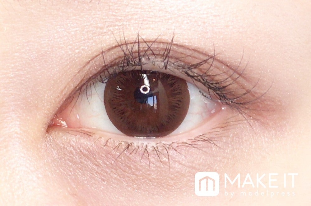 ルナソル／セレクション・ドゥ・ショコラアイズ／03  Chocolat Raisin 使用 (C)メイクイット