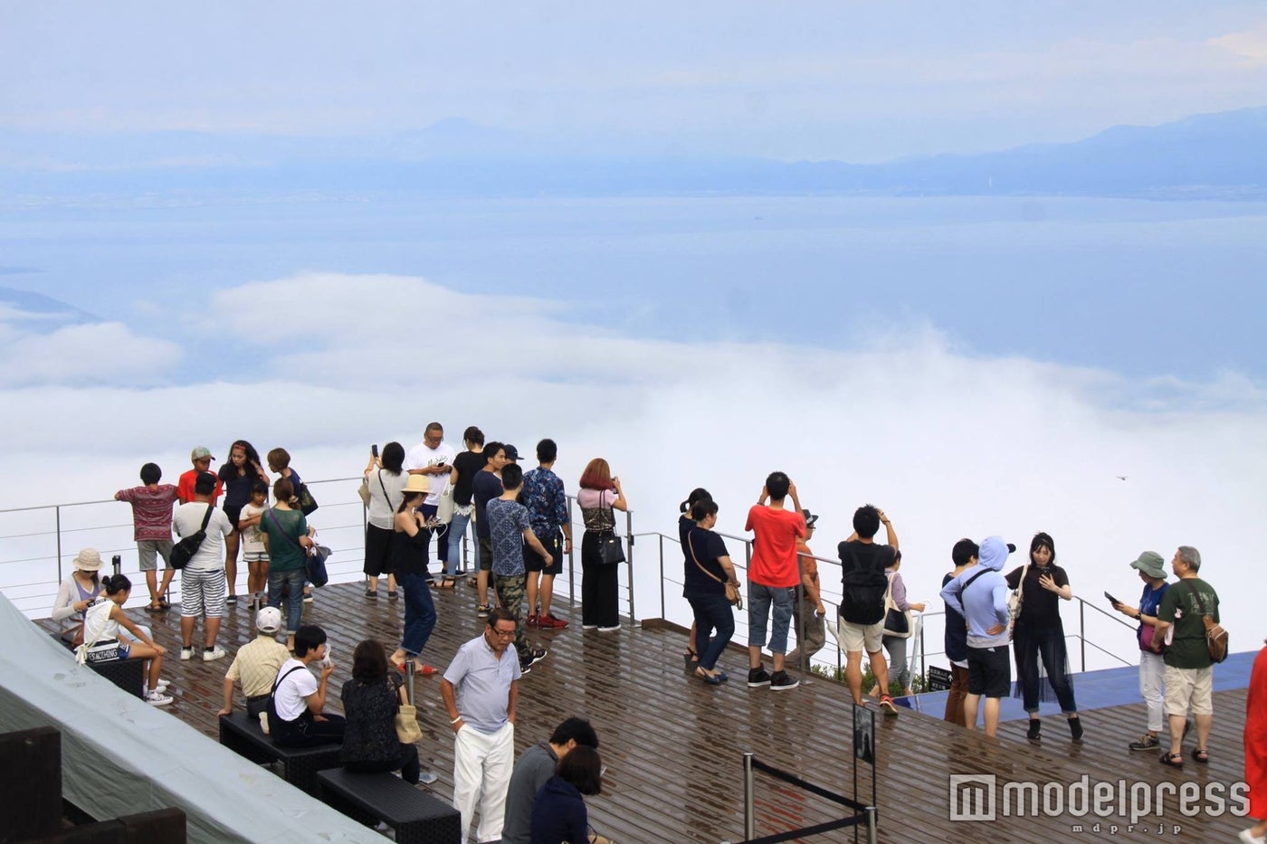 「びわ湖テラス」からの雲海／画像提供：びわ湖バレイ