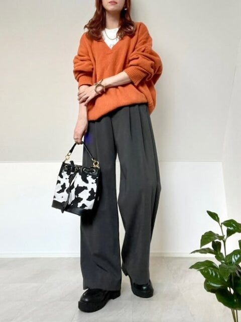 ワイドパンツ　コーデ　秋