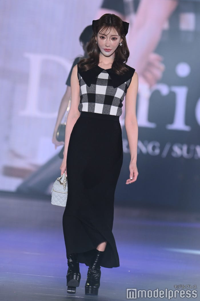 明日花キララ「関コレ 2023 S/S」より(C)モデルプレス