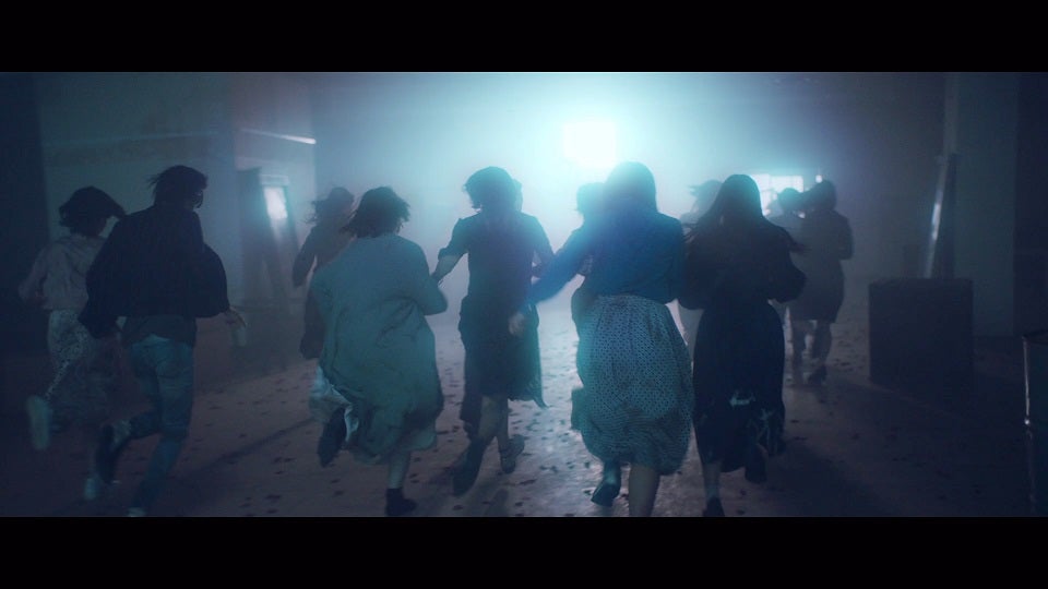 欅坂46「黒い羊」MVより／（提供画像）