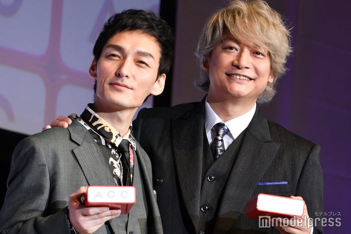 草なぎ剛、香取慎吾(C)モデルプレス