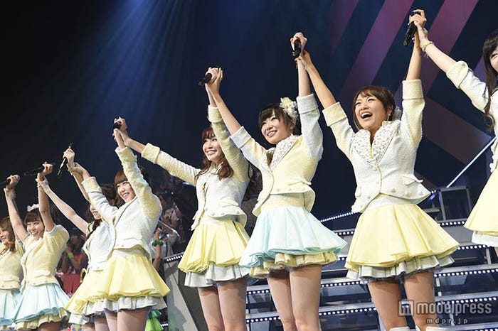 「AKB48リクエストアワーセットリストベスト1035 2015」22日公演より(C)AKS