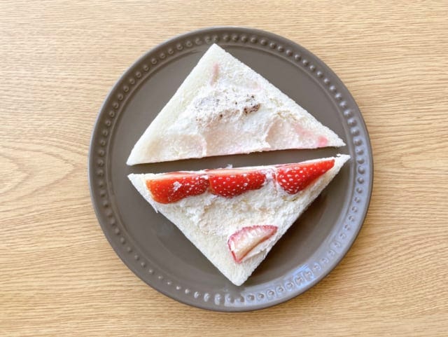 吸いつくようなしっとりとした生地でおいしいです。