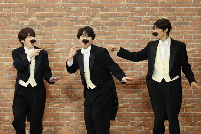 深澤辰哉、向井康二、宮舘涼太(C)フジテレビ