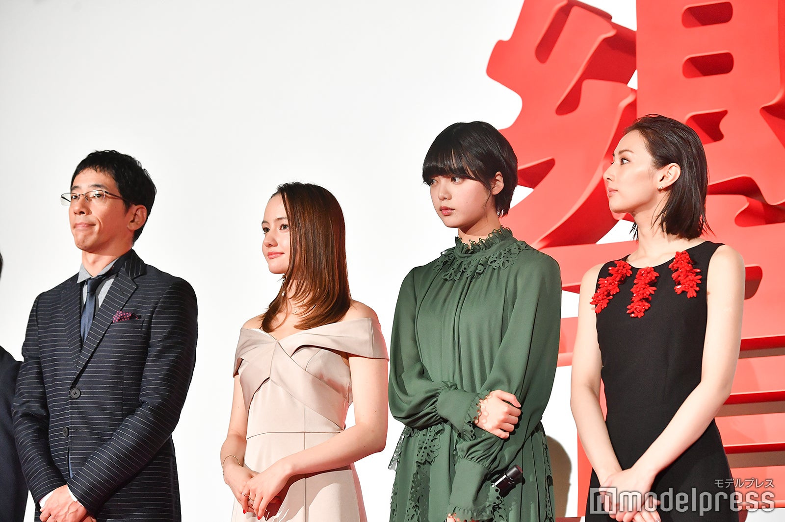 野間口徹、アヤカ・ウィルソン、平手友梨奈、北川景子（C）モデルプレス