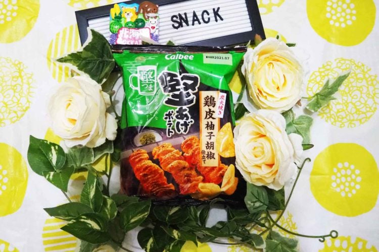 マジスナ　堅あげポテト炭火焼き鶏皮柚子胡椒仕立て