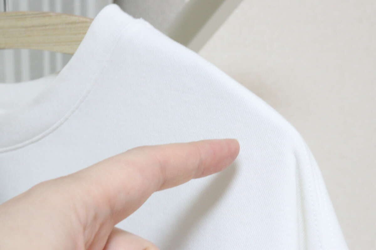 ダイソー アーチ型木製ハンガー ダイソーのアーチ型木製ハンガーは跡がつきにくい