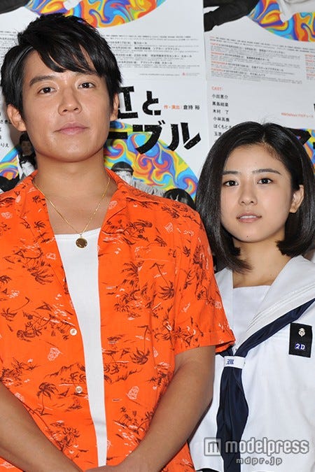 小出恵介、黒島結菜