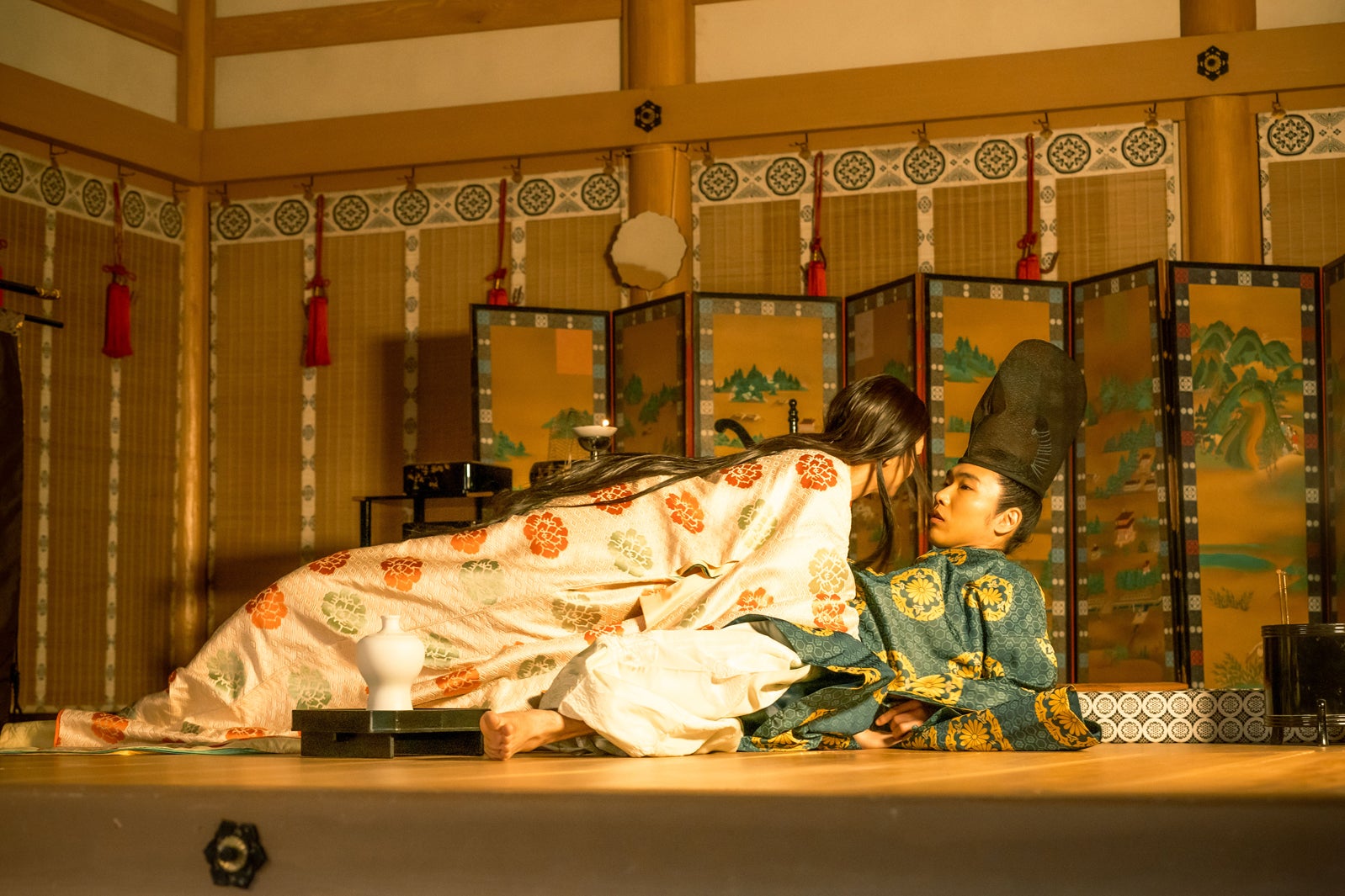 瀧内公美、柄本佑「光る君へ」第22話（C）NHK