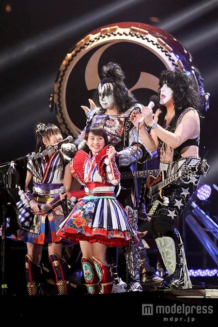 ももクロとKISS／（c）kamiiisaka hajime