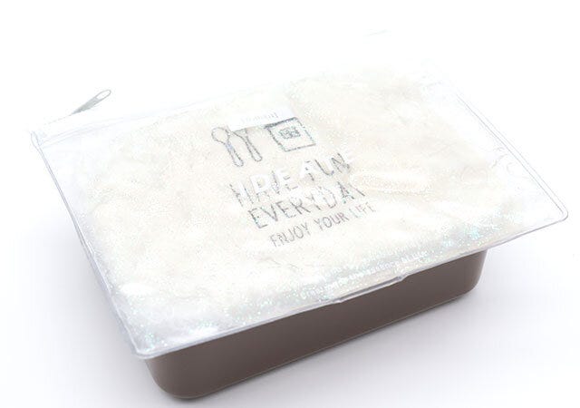 ダイソー　フラットポーチ（保冷剤入、ロゴ）　　使用例　保冷剤　お弁当